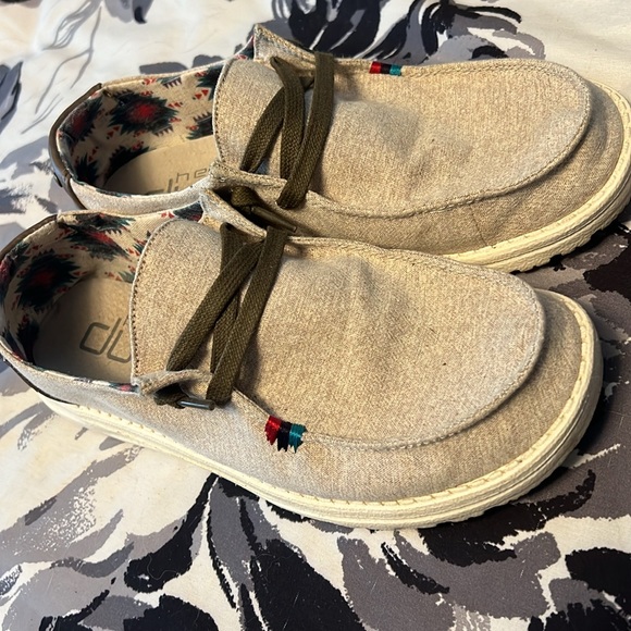 Women’s size 9 Aztec HeyDudes - Picture 4 of 4